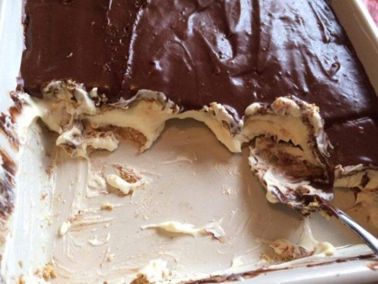 Keto Chocolate No Bake Éclair Cake