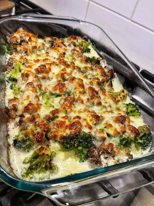 Keto Cheesy Beef & Broccoli Casserole