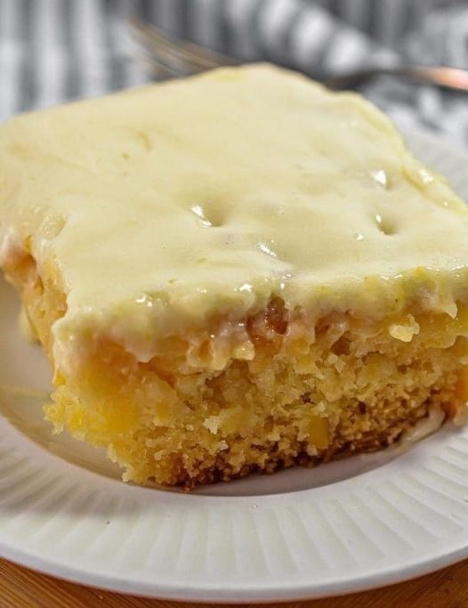 MOIST PINEAPPLE CAKE