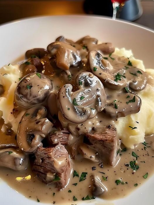 Keto Instant Pot Beef Stroganoff