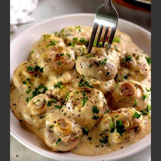 Keto Garlic Mushrooms In Parmesan Cheese