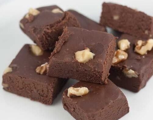 NO FAIL CHOCOLATE FUDGE RECIPE !!