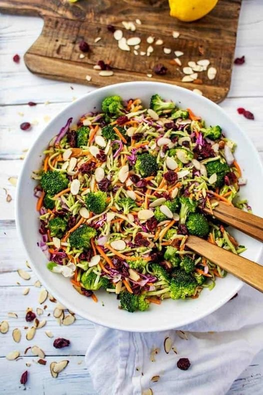 Crispy Broccoli Salad with Creamy Dressing