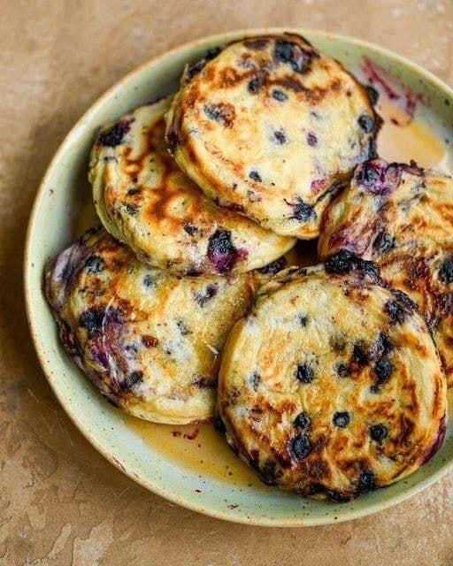 VEGAN BUTTERMILK BLUEBERRY PANCAKES