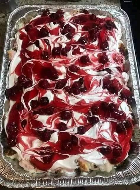 Keto Cheesecake with Cherry Pie Filling