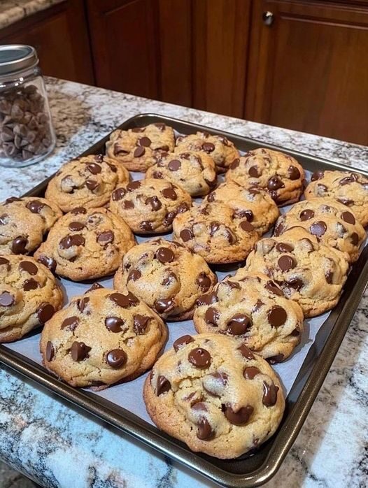 Keto Chocolate Chip Cookies