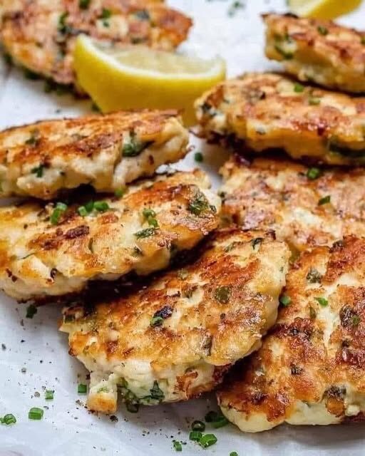 CRISPY CHICKEN COTTAGE CHEESE FRITTERS