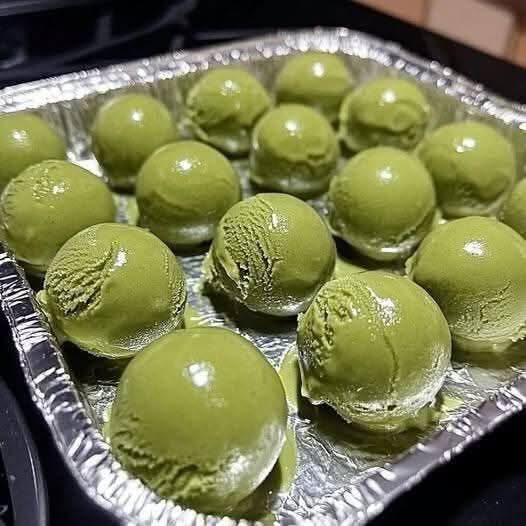 Matcha Ice Cream (Green Tea Ice Cream)