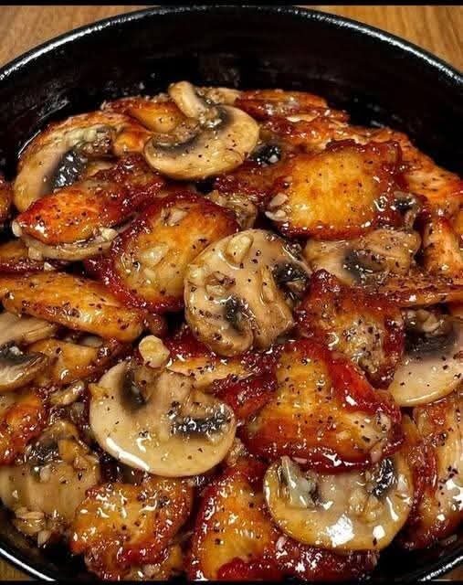 Honey Garlic Chicken with Mushrooms(Sweet, Savory & Weeknight-Perfect)