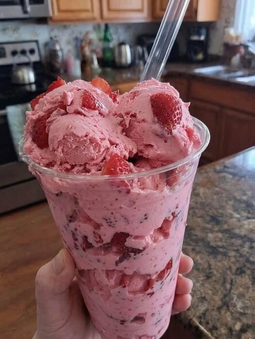 Strawberry Ice Cream Sundae
