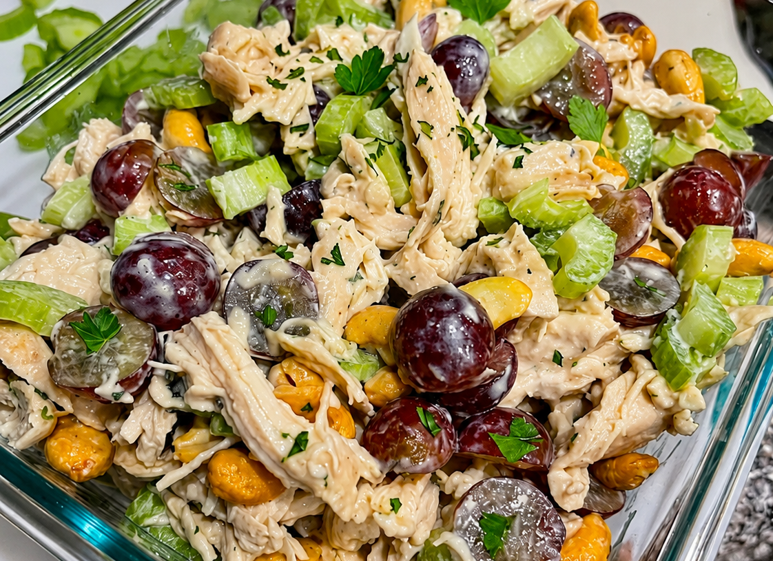 🥗 Creamy High-Protein Chicken, Grape & Celery Pasta Salad