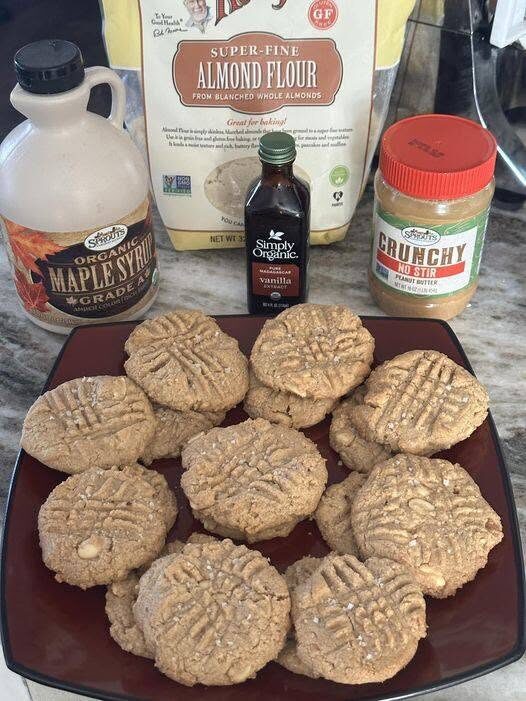 Almond Flour Peanut Butter Cookies