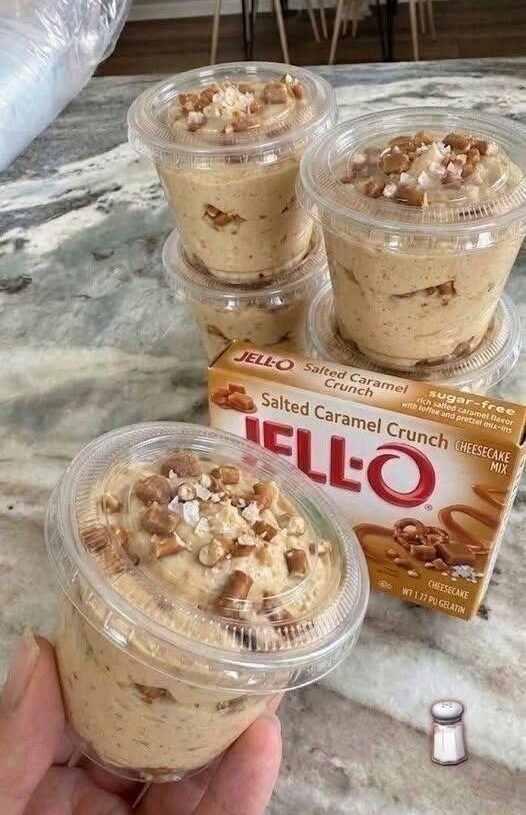 🍮 Salted Caramel Crunch Cheesecake Cups