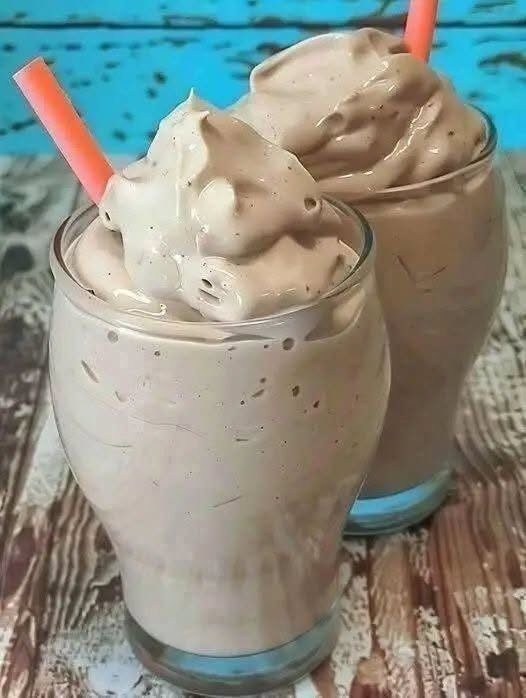 Thick Creamy Chocolate Milkshake