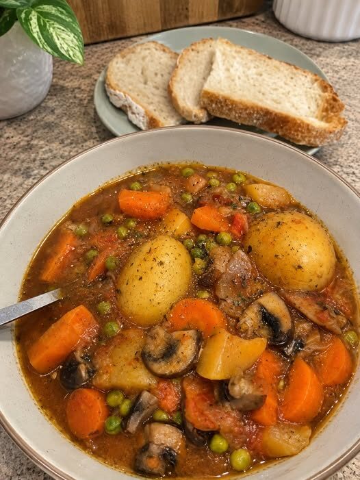 Hearty Vegan Vegetable & Mushroom Stew