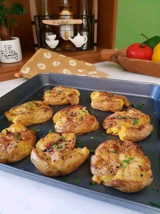 Air Fryer Smashed Roasted Potatoes