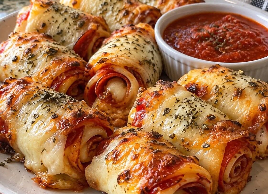 Cheesy Pepperoni Pizza Rolls