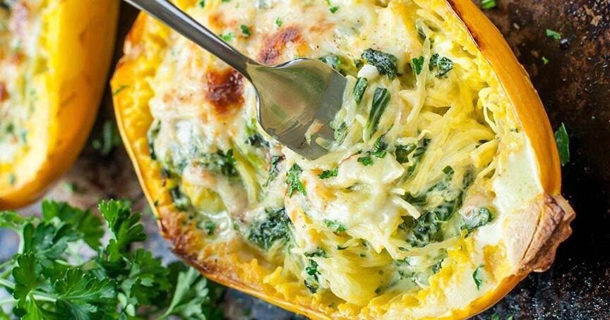 CHEESY GARLIC PARMESAN SPAGHETTI SQUASH